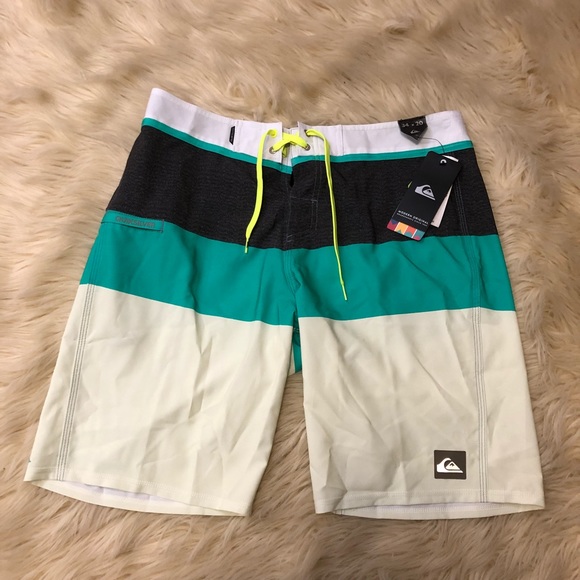 NWT MEN/'S QUIKSILVER NEW WAVE YELLOW BOARD SHORTS SWIM TRUNKS SZ 34